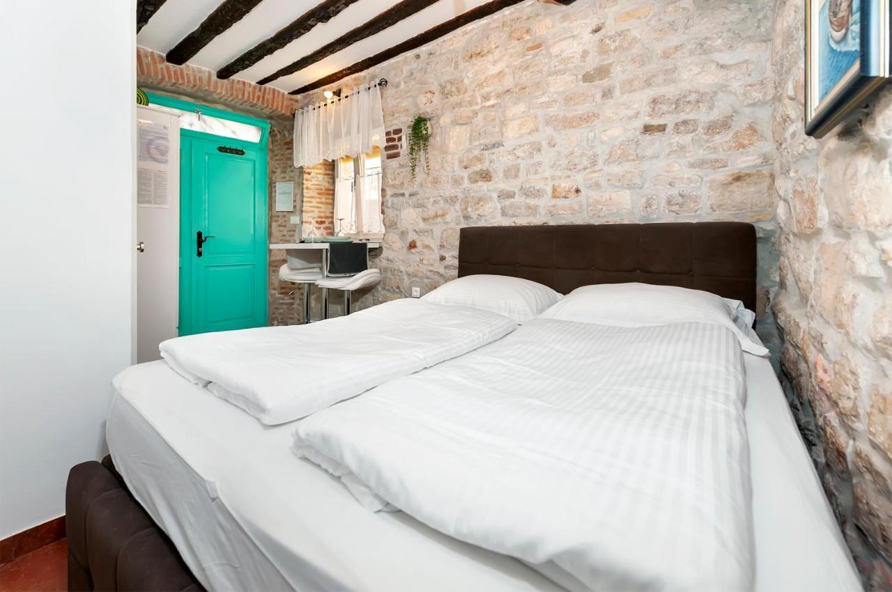 Volta L Apartment *